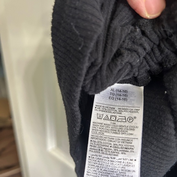 GUC Old Navy ribbed light black sleeveless side shirred tank, size 14/16 teen XL - Picture 4 of 6